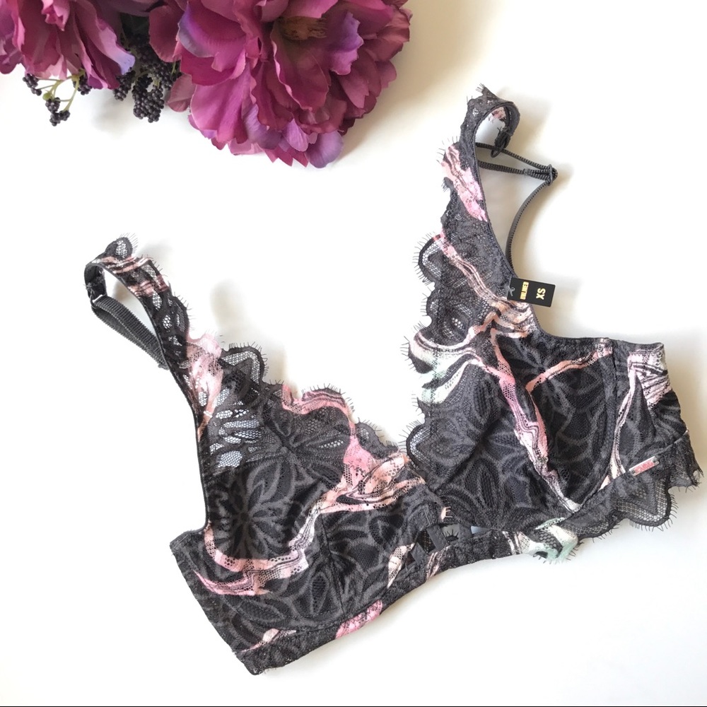 # PINK Victoria's Secret "Date Unlined" bra